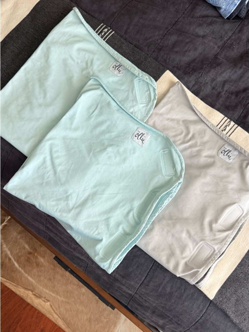 Ollie swaddle, light blue & grey (single swaddle price)